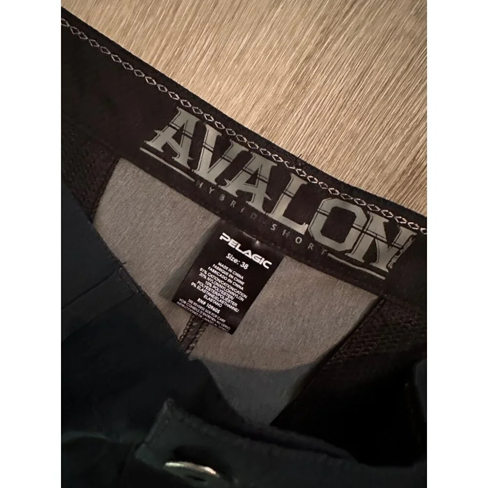 Pelagic Avalon Hybrid Shorts Size 38
